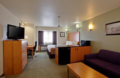 Tulare Hotel | La Quinta by Wyndham Tulare
