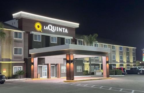 Tulare Hotel | La Quinta by Wyndham Tulare
