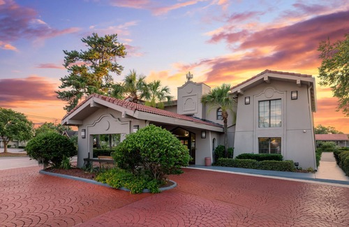 Savannah Hotel | La Quinta Inn by Wyndham Savannah Midtown