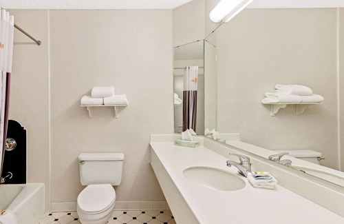 Las Cruces Hotel | La Quinta Inn by Wyndham Las Cruces Mesilla Valley