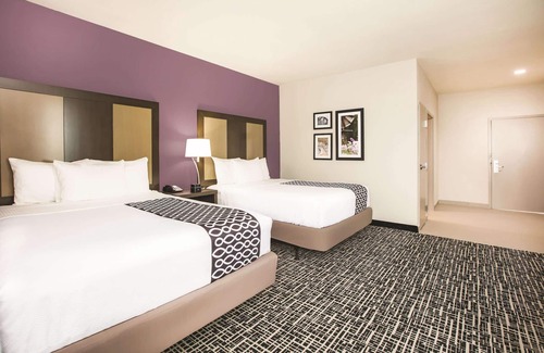 The Colony Hotel | La Quinta Inn & Suites by Wyndham Dallas Plano - The Colony