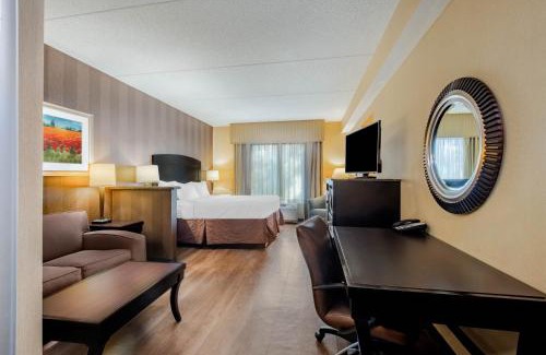Edgewood Hotel | La Quinta Inn & Suites Bel Air I-95 Exit 77A