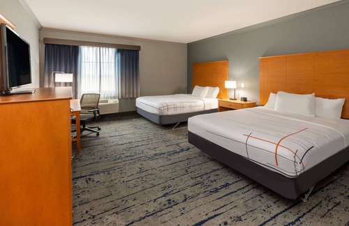 Bridgeport Hotel | La Quinta Inn & Suites by Wyndham Bridgeport