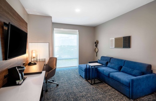 East Bank Hotel | La Quinta Inn & Suites by Wyndham Nashville Downtown/Stadium