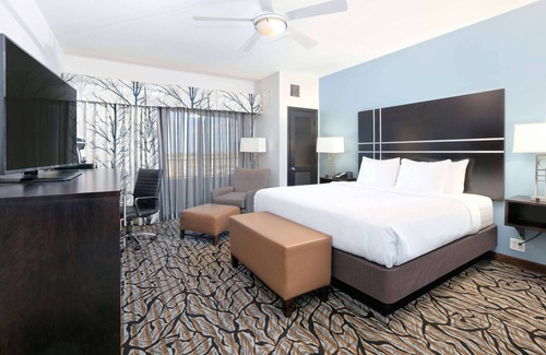 Lubbock Hotel | La Quinta Inn & Suites by Wyndham Lubbock Southwest