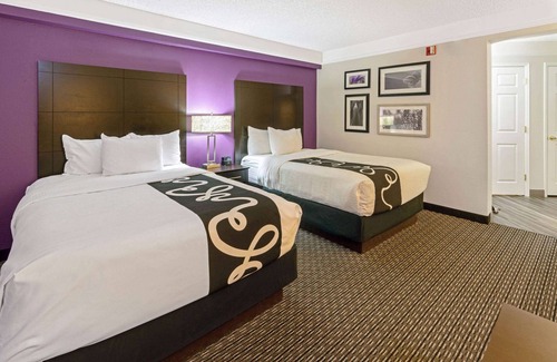 Central Scottsdale Hotel | La Quinta Inn & Suites by Wyndham Phoenix Scottsdale