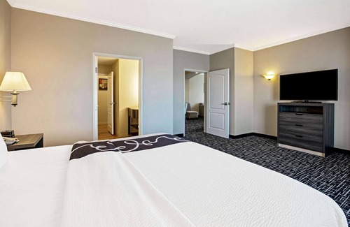 Garland Hotel | La Quinta Inn & Suites by Wyndham Garland Harbor Point