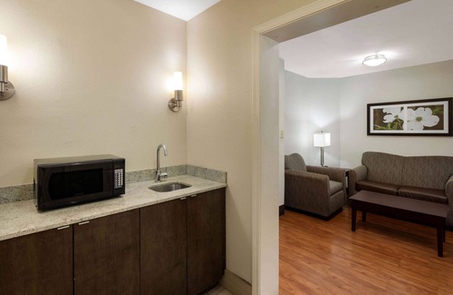 LaGrange Hotel | La Quinta Inn & Suites by Wyndham LaGrange/I-85