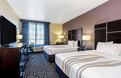 Montbello Hotel | La Quinta Inn & Suites by Wyndham Denver Gateway Park