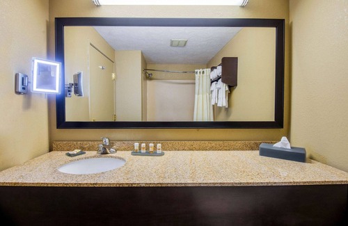 Elkview Hotel | La Quinta Inn & Suites by Wyndham Elkview - Charleston NE
