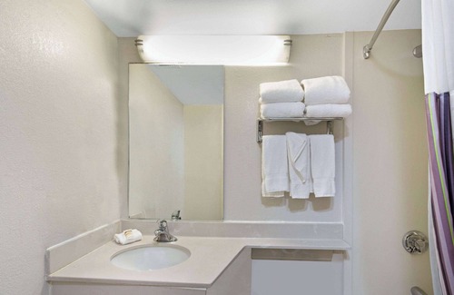 Long Wharf Hotel | La Quinta Inn & Suites by Wyndham New Haven