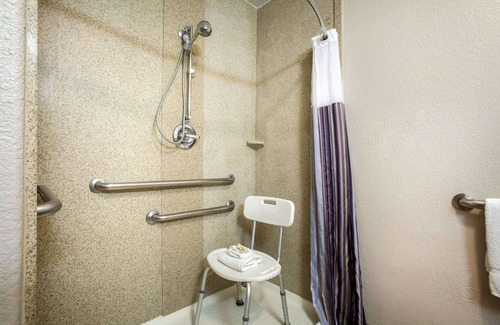 Kyle Hotel | La Quinta Inn & Suites by Wyndham Kyle - Austin South