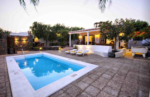 Los Mojones Villa | La Retreat