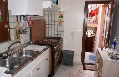 Centuripe Apartment | "La Sartoria" detached, central apartment with bike room.