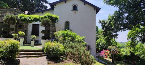 Buguggiate Bed & Breakfast | "La Selvetta" bed and breakfast