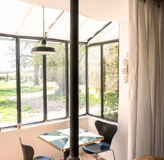 Bard-les-Epoisses Apartment | La serre