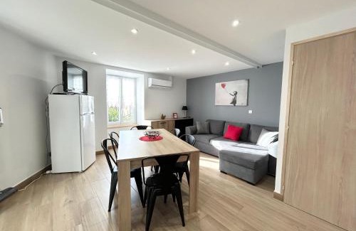Saint-Pierre-d'Albigny House | La Source du Bonheur-Clim Parking Wifi - CLG Savoie