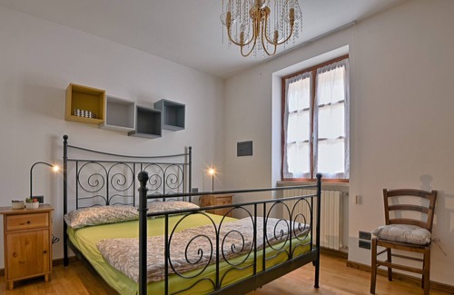 Bogliaco Apartment | La Spiaggetta-Rebomaholidays, large house in the historic centre