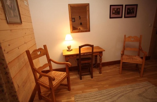 Granges-Narboz Bed & Breakfast | La Tour du Coq Doré