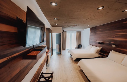 Rio Cuarto Hotel | La Urumpta Hotel, AKEN MIND