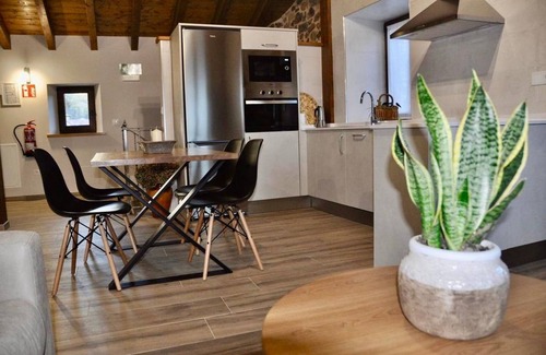 Mogrovejo Apartment | La Ventana de Mogrovejo Apartment 4 people
