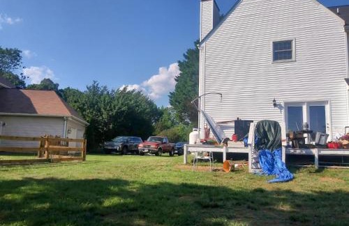 La Vergne House | La Vergne hottub hospital mancave 75in Tv