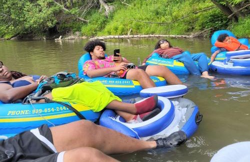 La Vergne House | La Vergne hottub hospital mancave 75in Tv