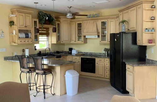 Jimmy Hill House | la Vie/Lookout Tower Moriah Harbor/Man o war cay