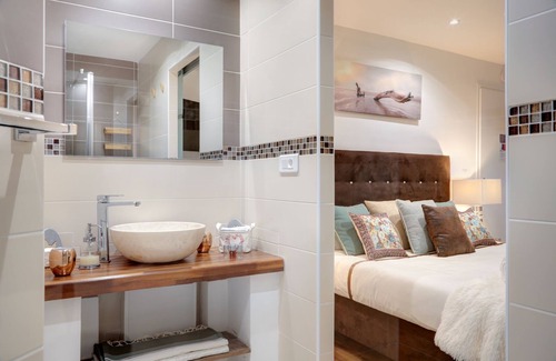 Lattes Bed & Breakfast | La Villa Des Sens