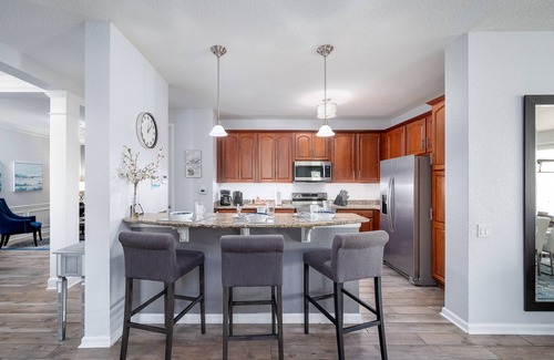 Florida Central Atlantic Coast Condo | La Vista Lakeview Deluxe 3 Bedroom Condo by RedAwning