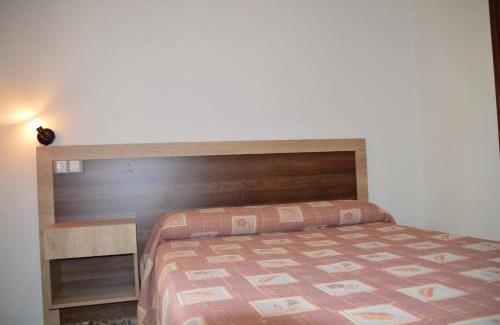 La Calahorra House | LABELLA - Hostal Rural Restaurante