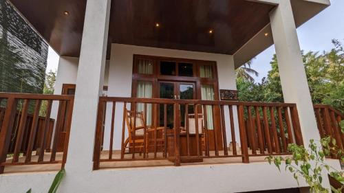 Rekawa Hotel | Lagoon gate Tangalle Resort