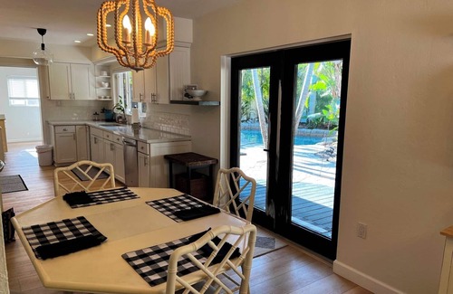 West Bradenton House | Lagoon Luxury ~ NW Bradenton Pool Home