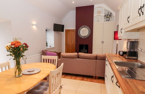 Killorglin Cottage | LAHARN COTTAGE, family friendly in Killorglin, County Kerry