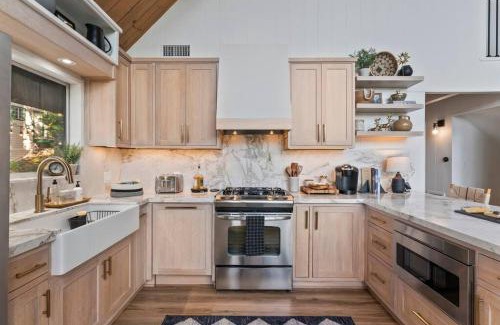 Lake Arrowhead House | Lake Access Lake Views Game Room Fire Pit Studio