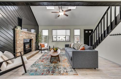 Tobyhanna House | Lake and Pool Access Poconos Retreat in Tobyhanna!