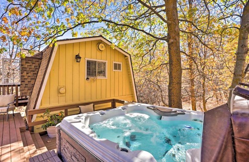 Lake Arrowhead Apartment | Lake Arrowhead Studio Near Hiking with Hot Tub