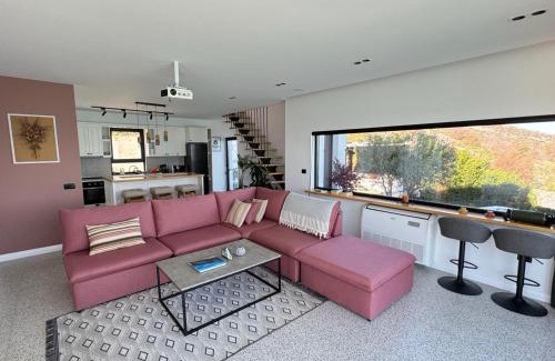 Shkoder Villa | Lake Breeze Villa with a Pool & Magnificent Views