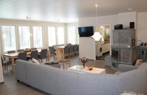 Koli National Park Ski Chalet | Lake Cottage Koivuniemi