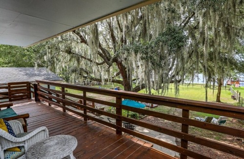 Florahome House | Lake Escape - Quiet, Recharging, Fun on George’s Lake