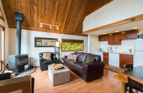 Leavenworth Cabin | Lake & forest-view chalet with private hot tub - dog-friendly