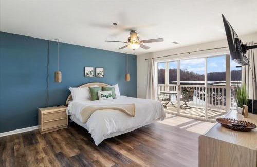 Osage Beach House | Lake Front Condo with a Balcony!