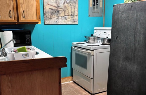 Norland Cottage | Lake Front Hideaway Resort 10 Total cabins-Lake view and Private Beach