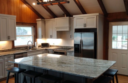 Troutman House | Lake Front Home With Beautiful Veiw And Deep Water