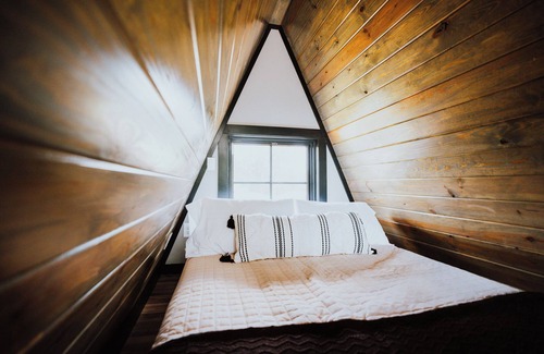 Cedar Bluff Resort | Lake Front Modern A-Frame Cabin: Hot Tub, TV, & Lake Views