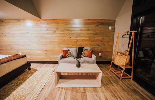 Cedar Bluff Resort | Lake Front Modern Cabin: Hot Tub, TV, & Lake Views