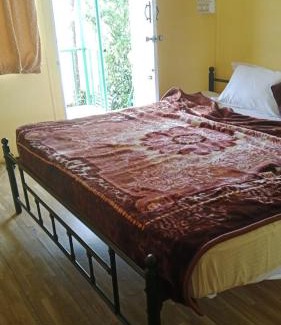 Mulligoor Hotel | Lake Front Resort