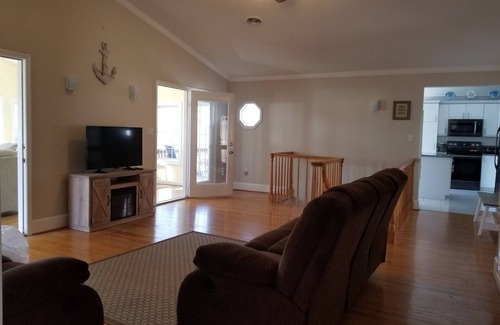 Bracey House | Lake Gaston Getaway