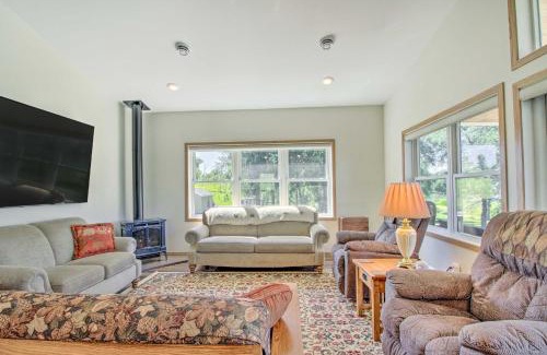 Brandon House | Lake Home Near Alexandria Kayaks Provided!