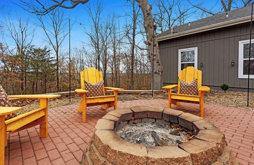 Warsaw House | Lake House on Truman Lake|Sleeps10|Fire Pit Arcade